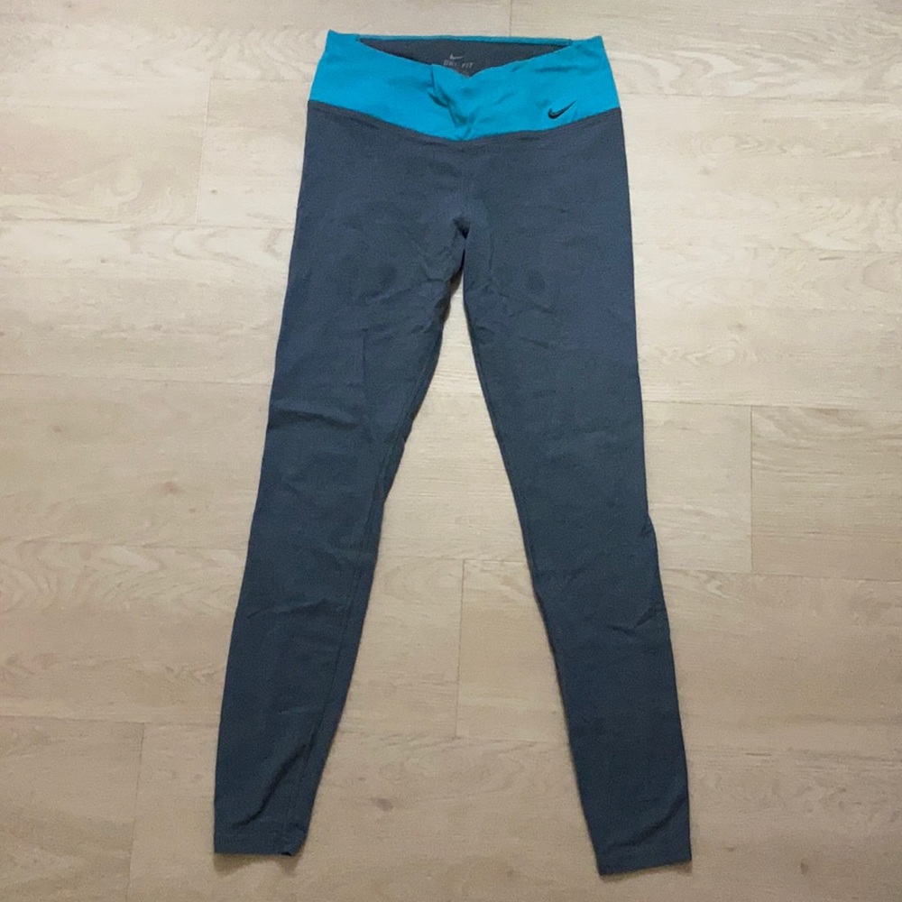 Gray & blue Nike ankle length leggings